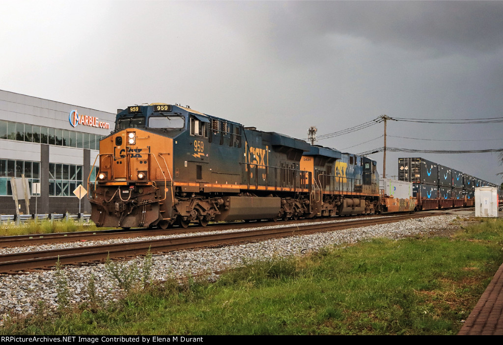 CSX 959 on I-158